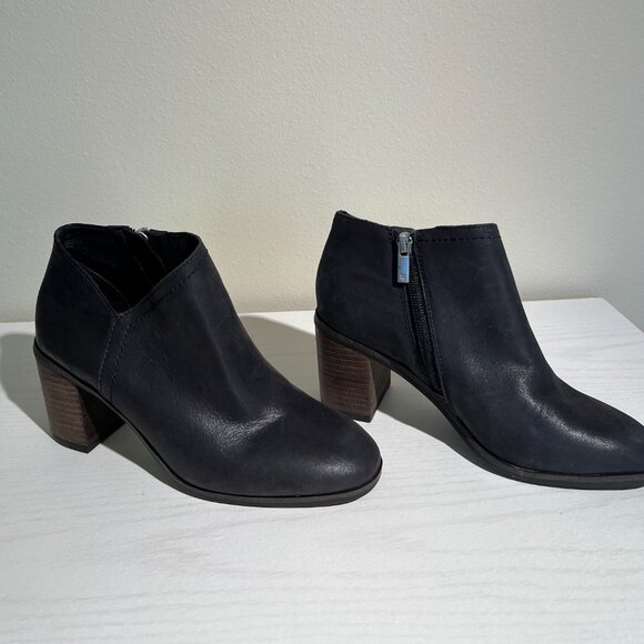 NEW Lucky Brand Bellita Black Leather Booties Women’s Sz 6 New w/o Box - Picture 2 of 4